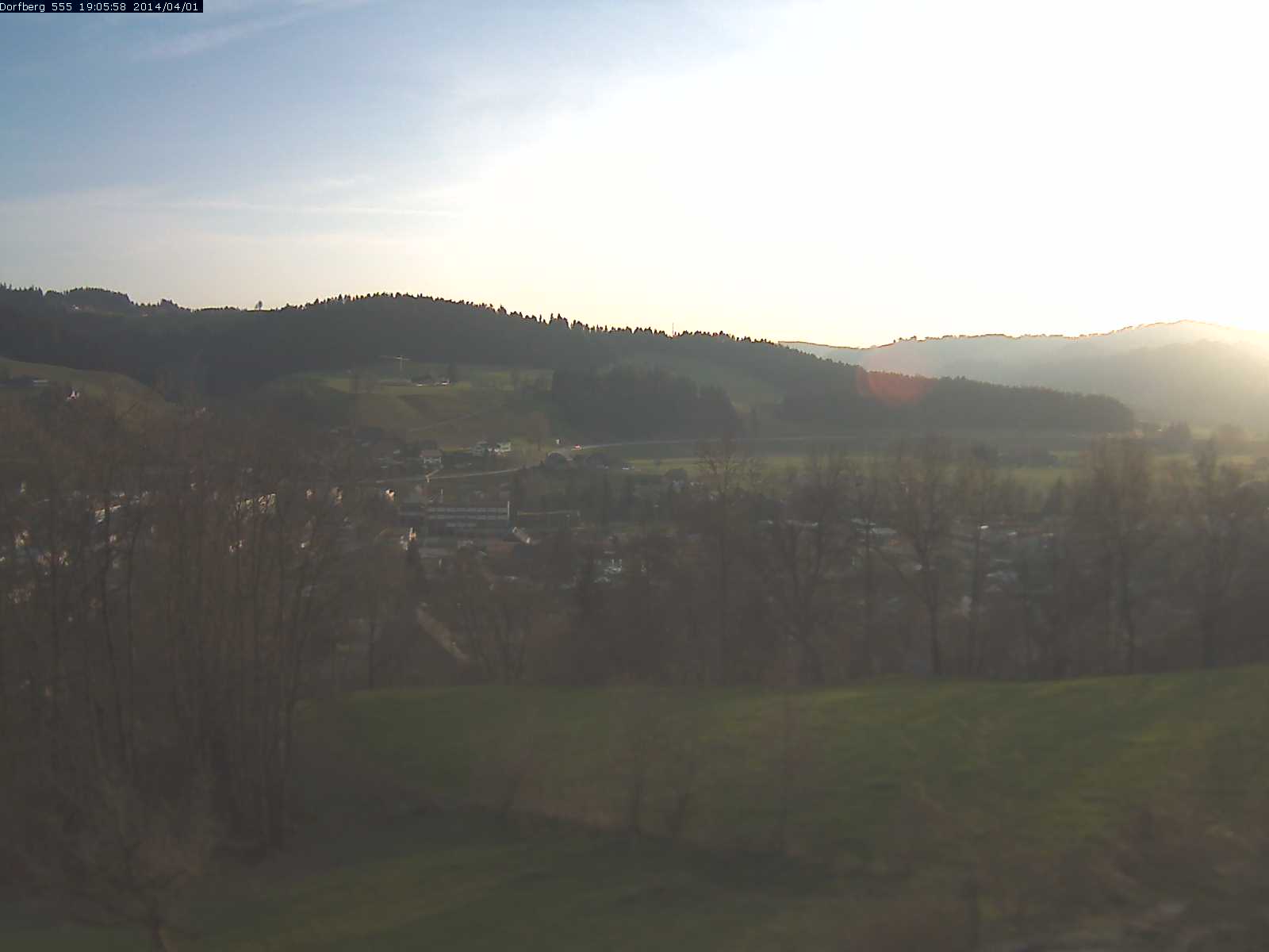 Webcam-Bild: Aussicht vom Dorfberg in Langnau 20140401-190600