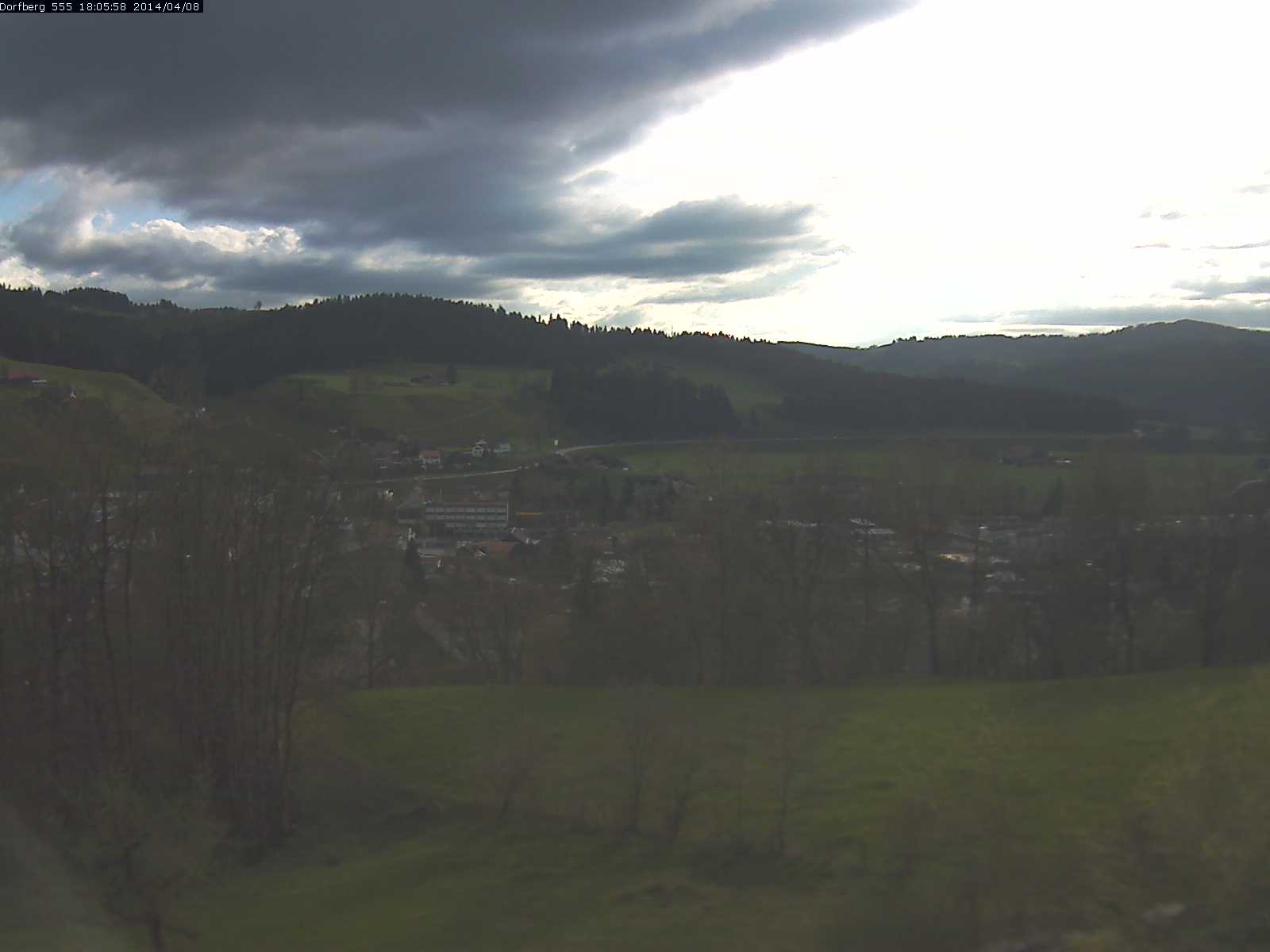 Webcam-Bild: Aussicht vom Dorfberg in Langnau 20140408-180600
