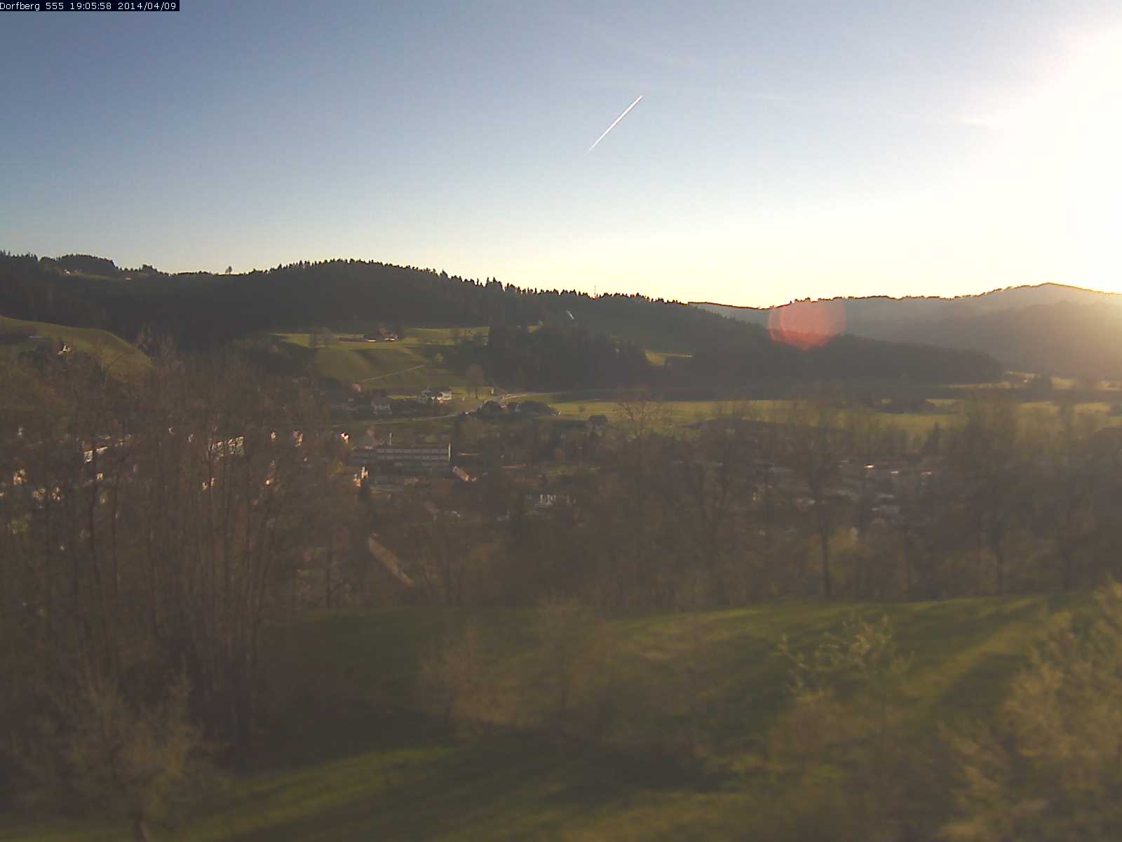 Webcam-Bild: Aussicht vom Dorfberg in Langnau 20140409-190600