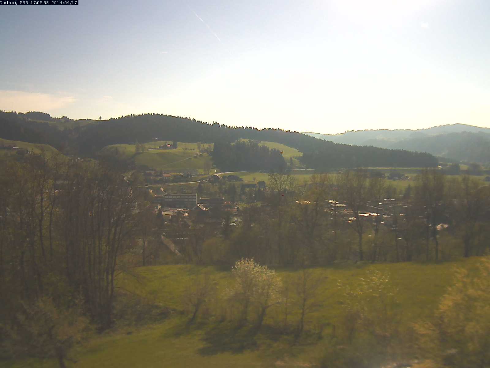 Webcam-Bild: Aussicht vom Dorfberg in Langnau 20140417-170600