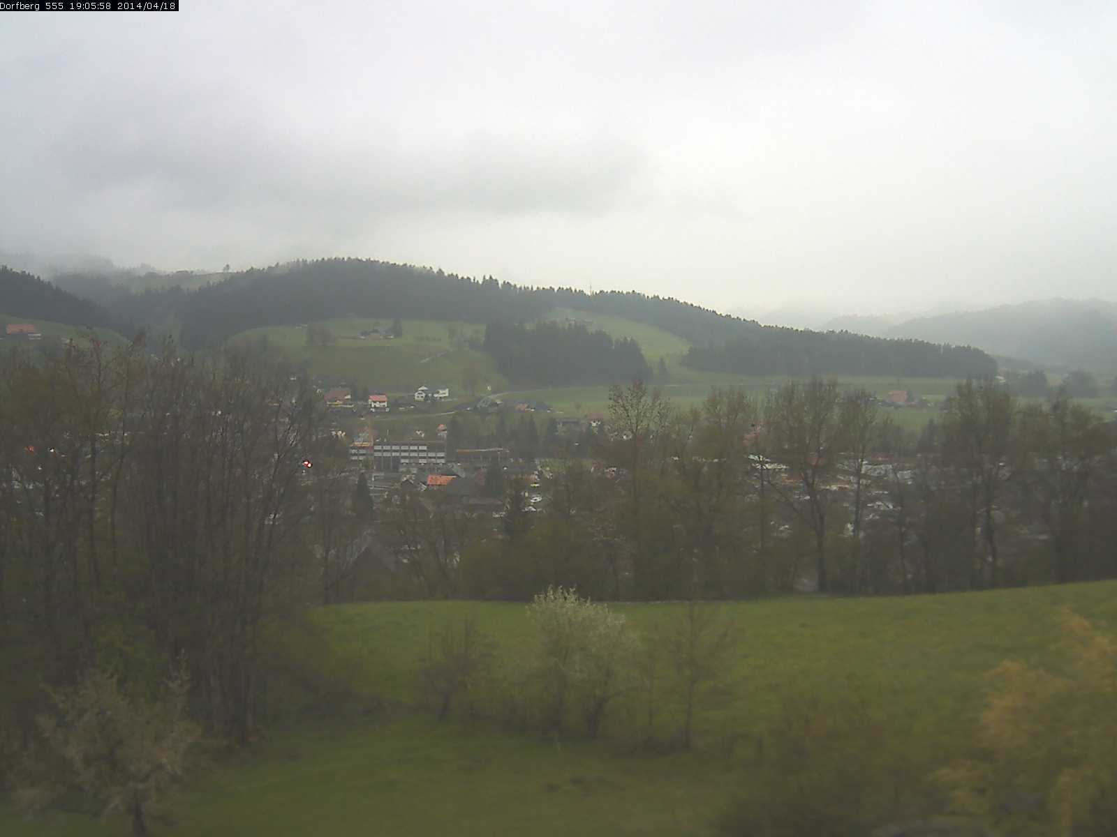 Webcam-Bild: Aussicht vom Dorfberg in Langnau 20140418-190600