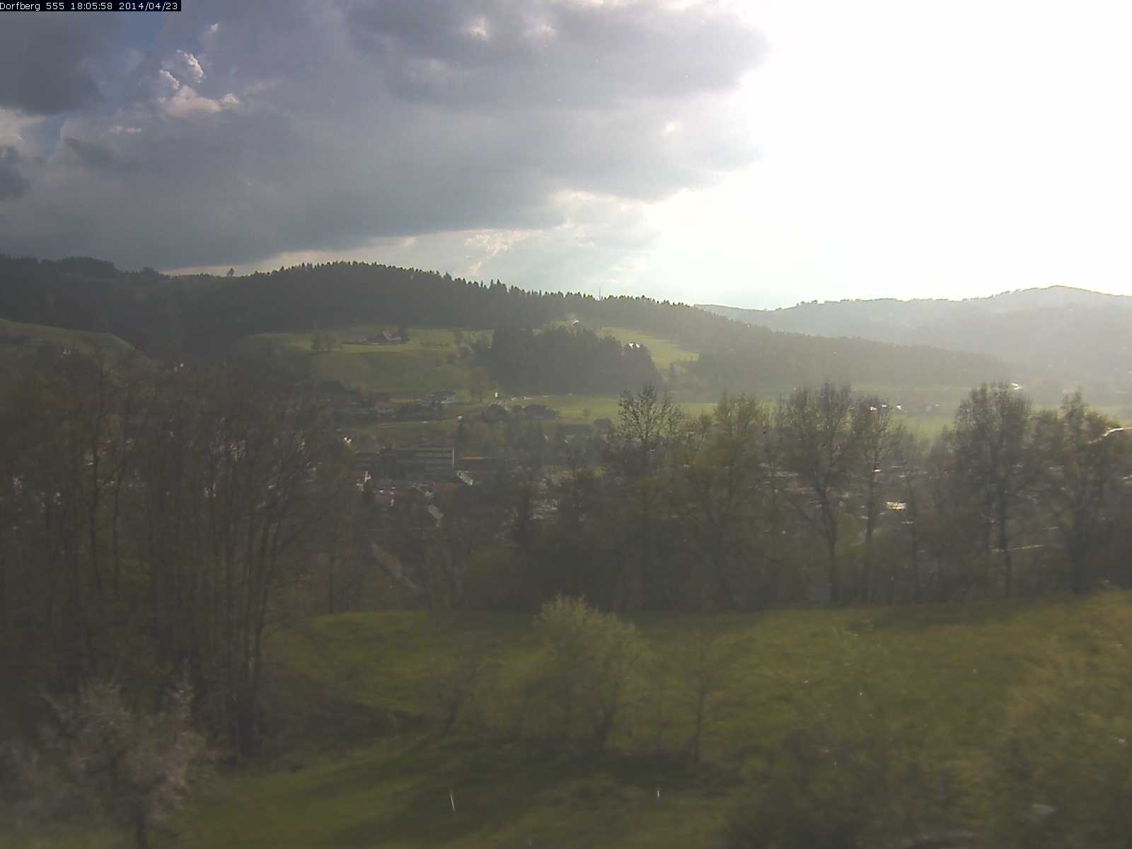 Webcam-Bild: Aussicht vom Dorfberg in Langnau 20140423-180600