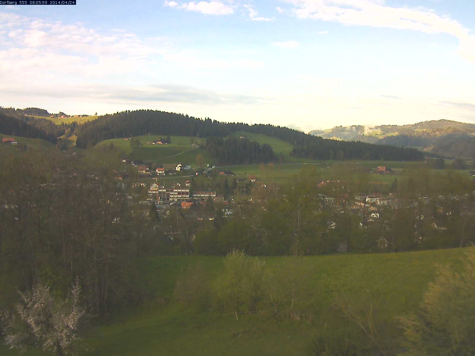 Webcam-Bild: Aussicht vom Dorfberg in Langnau 20140424-080600