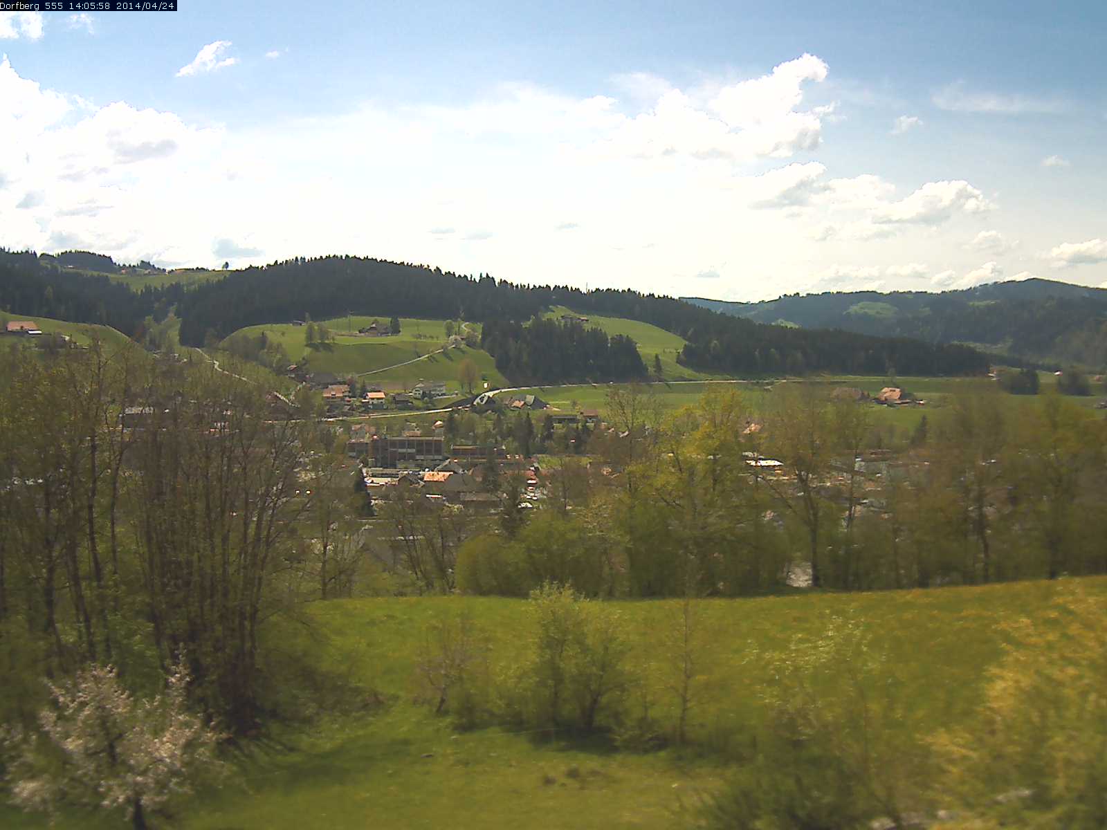 Webcam-Bild: Aussicht vom Dorfberg in Langnau 20140424-140600