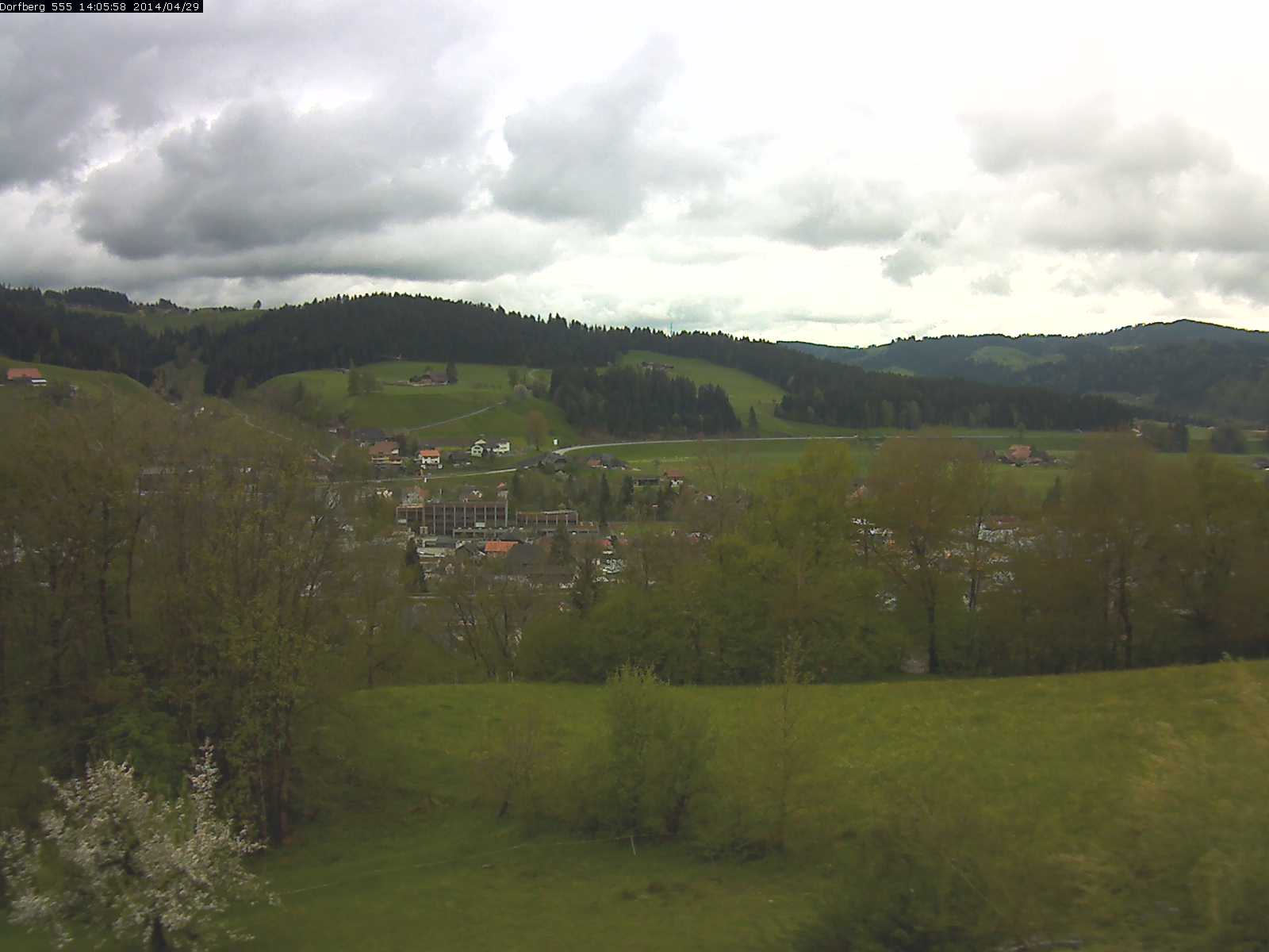 Webcam-Bild: Aussicht vom Dorfberg in Langnau 20140429-140600