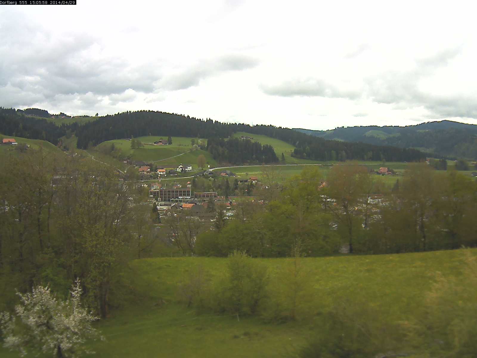 Webcam-Bild: Aussicht vom Dorfberg in Langnau 20140429-150600