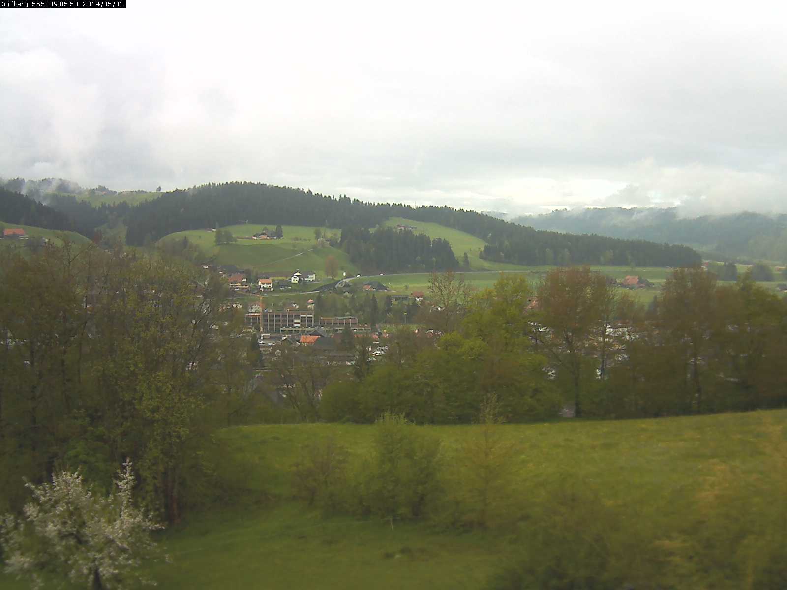 Webcam-Bild: Aussicht vom Dorfberg in Langnau 20140501-090600