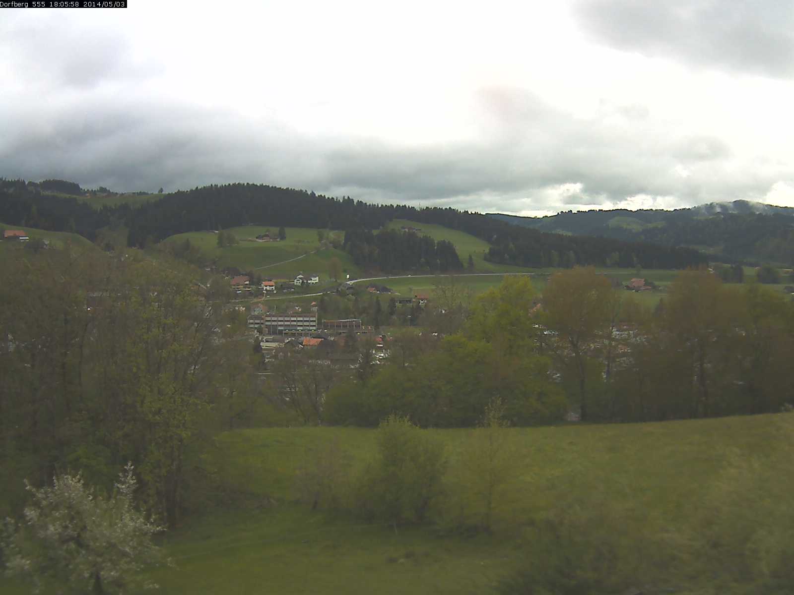 Webcam-Bild: Aussicht vom Dorfberg in Langnau 20140503-180600