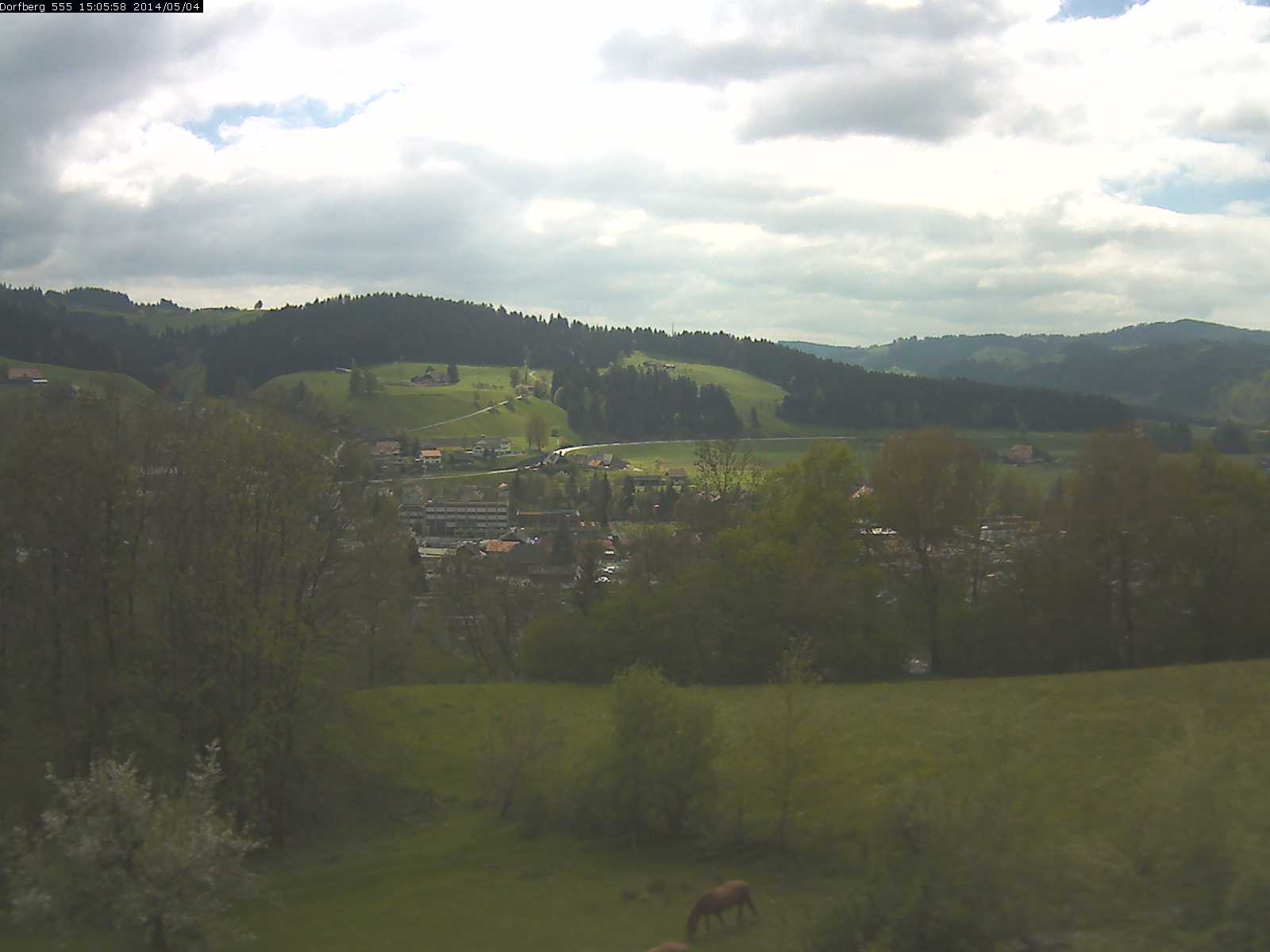 Webcam-Bild: Aussicht vom Dorfberg in Langnau 20140504-150600