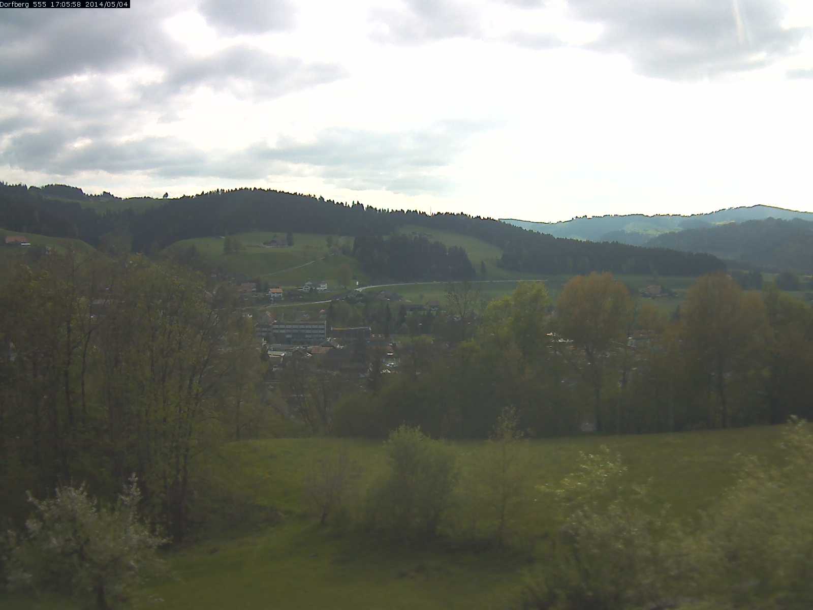 Webcam-Bild: Aussicht vom Dorfberg in Langnau 20140504-170600