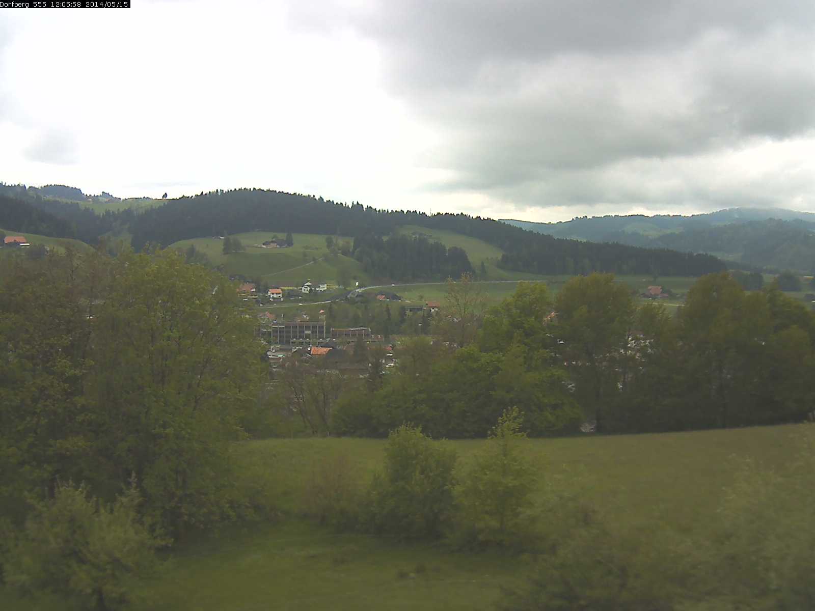 Webcam-Bild: Aussicht vom Dorfberg in Langnau 20140515-120600