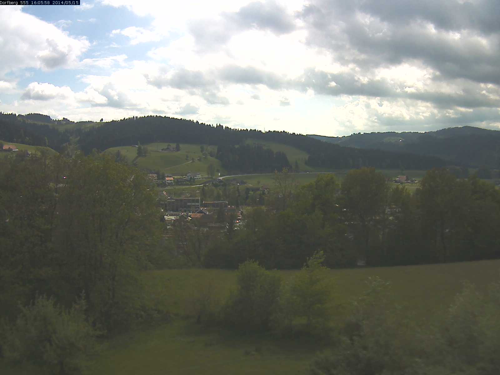 Webcam-Bild: Aussicht vom Dorfberg in Langnau 20140515-160600
