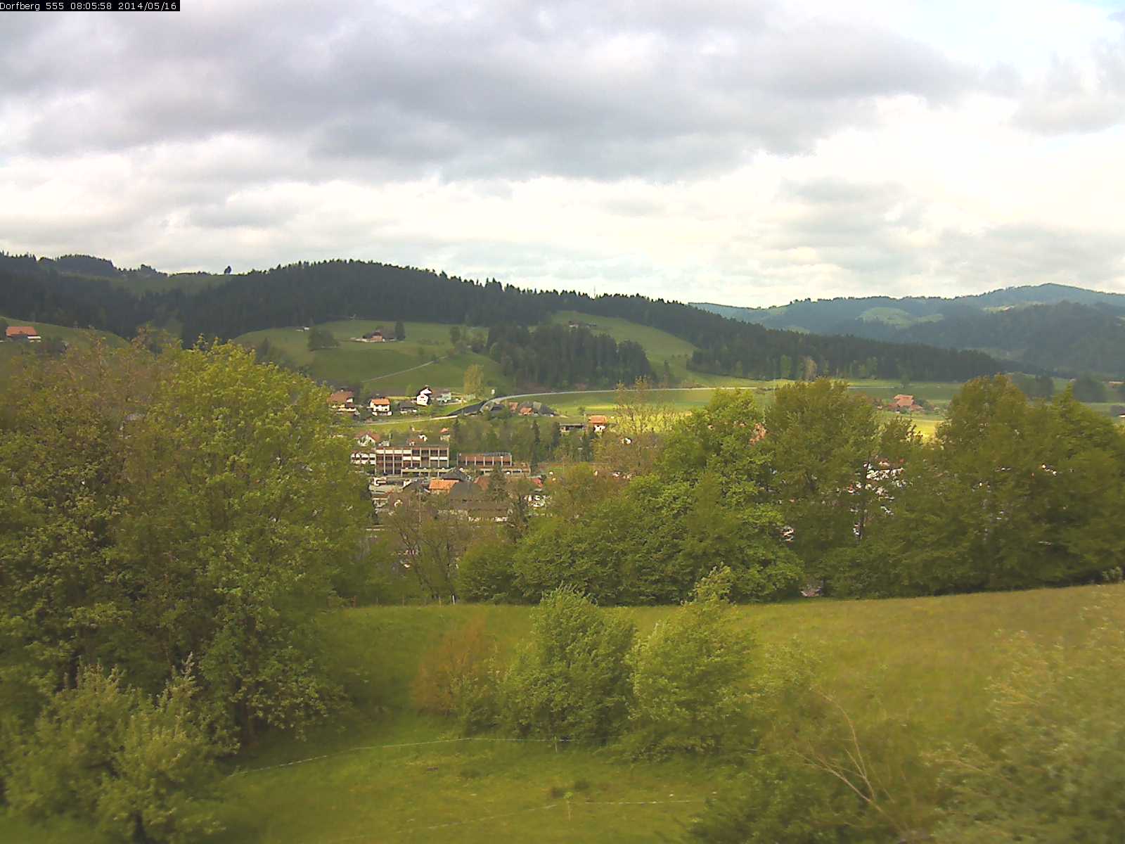 Webcam-Bild: Aussicht vom Dorfberg in Langnau 20140516-080600