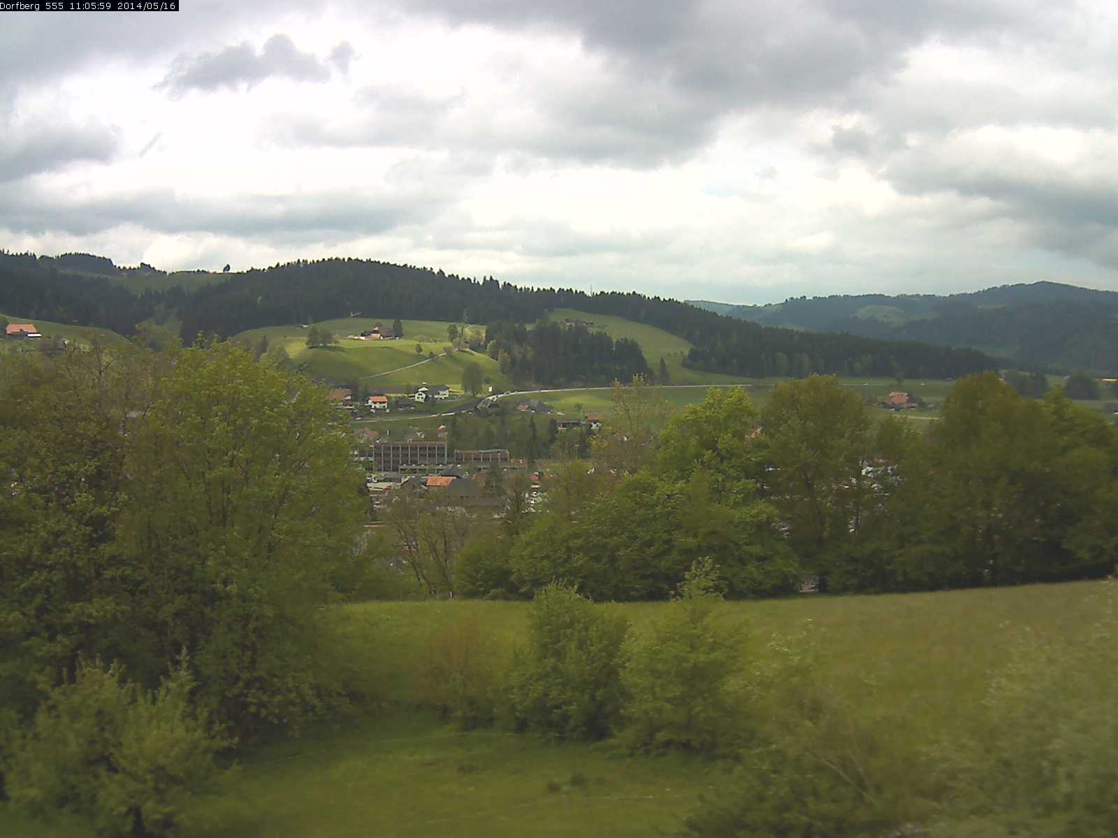 Webcam-Bild: Aussicht vom Dorfberg in Langnau 20140516-110600