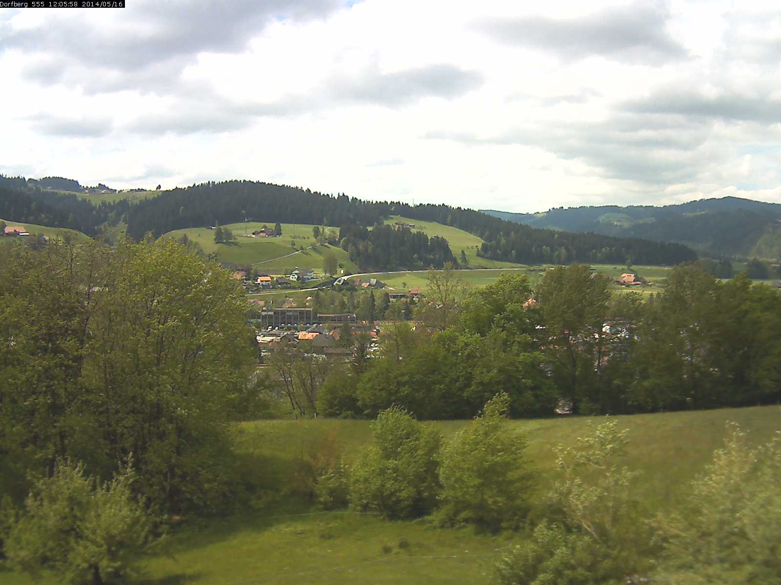 Webcam-Bild: Aussicht vom Dorfberg in Langnau 20140516-120600