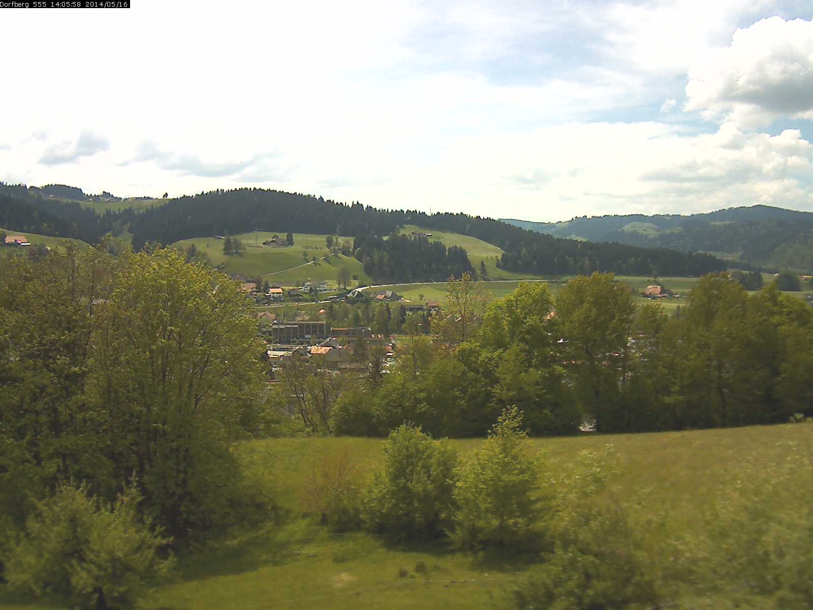 Webcam-Bild: Aussicht vom Dorfberg in Langnau 20140516-140600