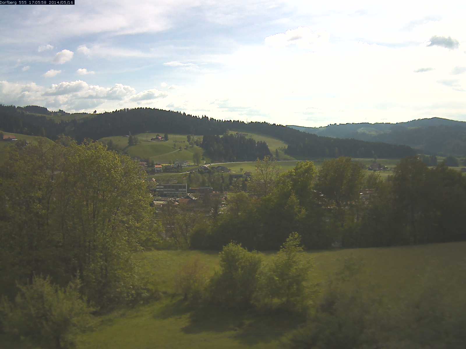 Webcam-Bild: Aussicht vom Dorfberg in Langnau 20140516-170600