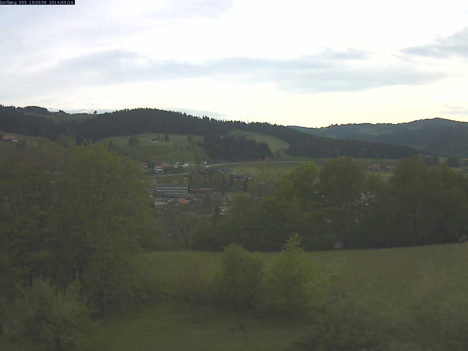 Webcam-Bild: Aussicht vom Dorfberg in Langnau 20140516-190600