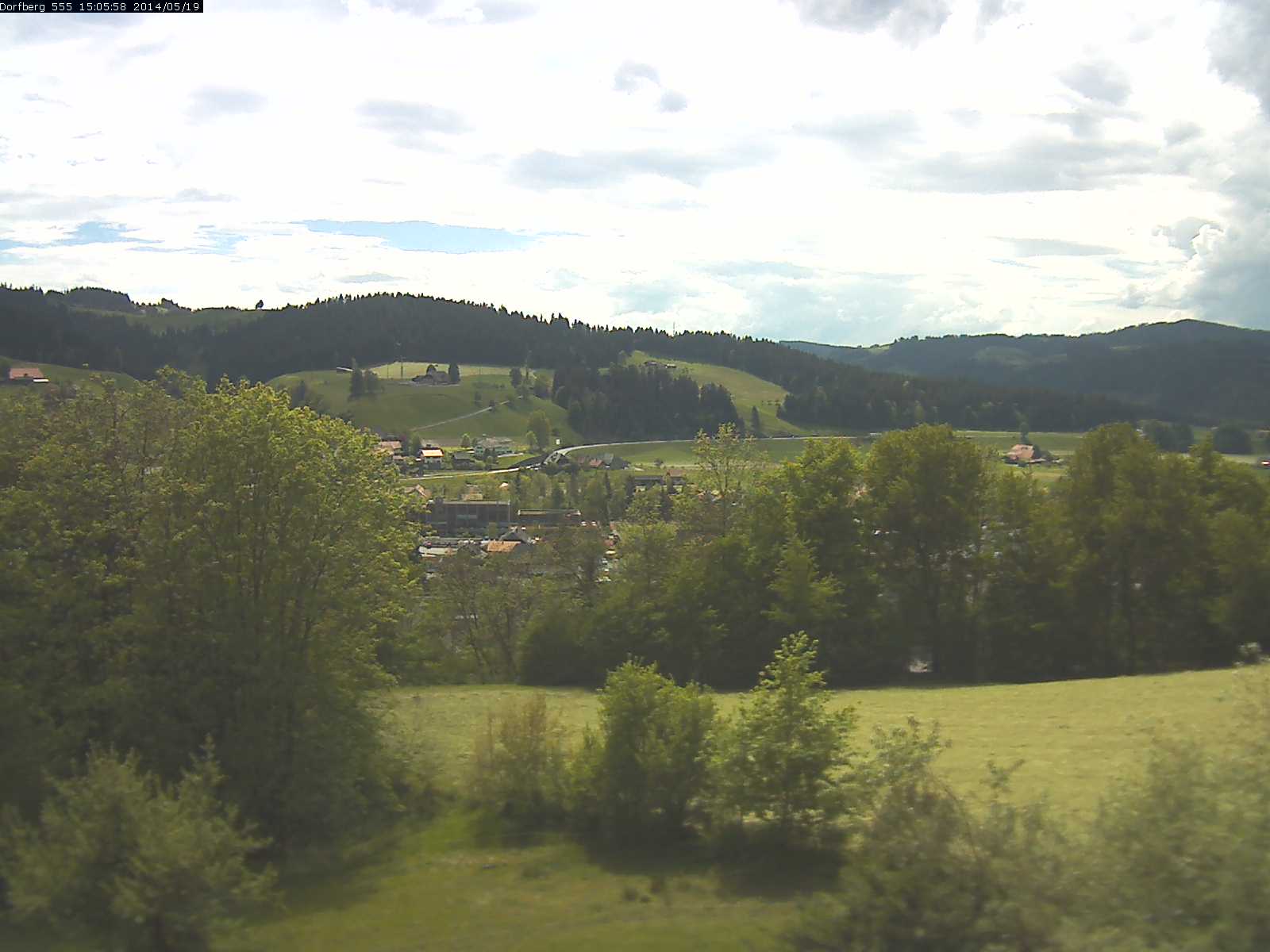 Webcam-Bild: Aussicht vom Dorfberg in Langnau 20140519-150600
