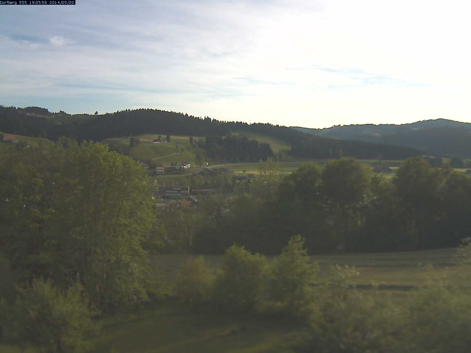 Webcam-Bild: Aussicht vom Dorfberg in Langnau 20140520-190600