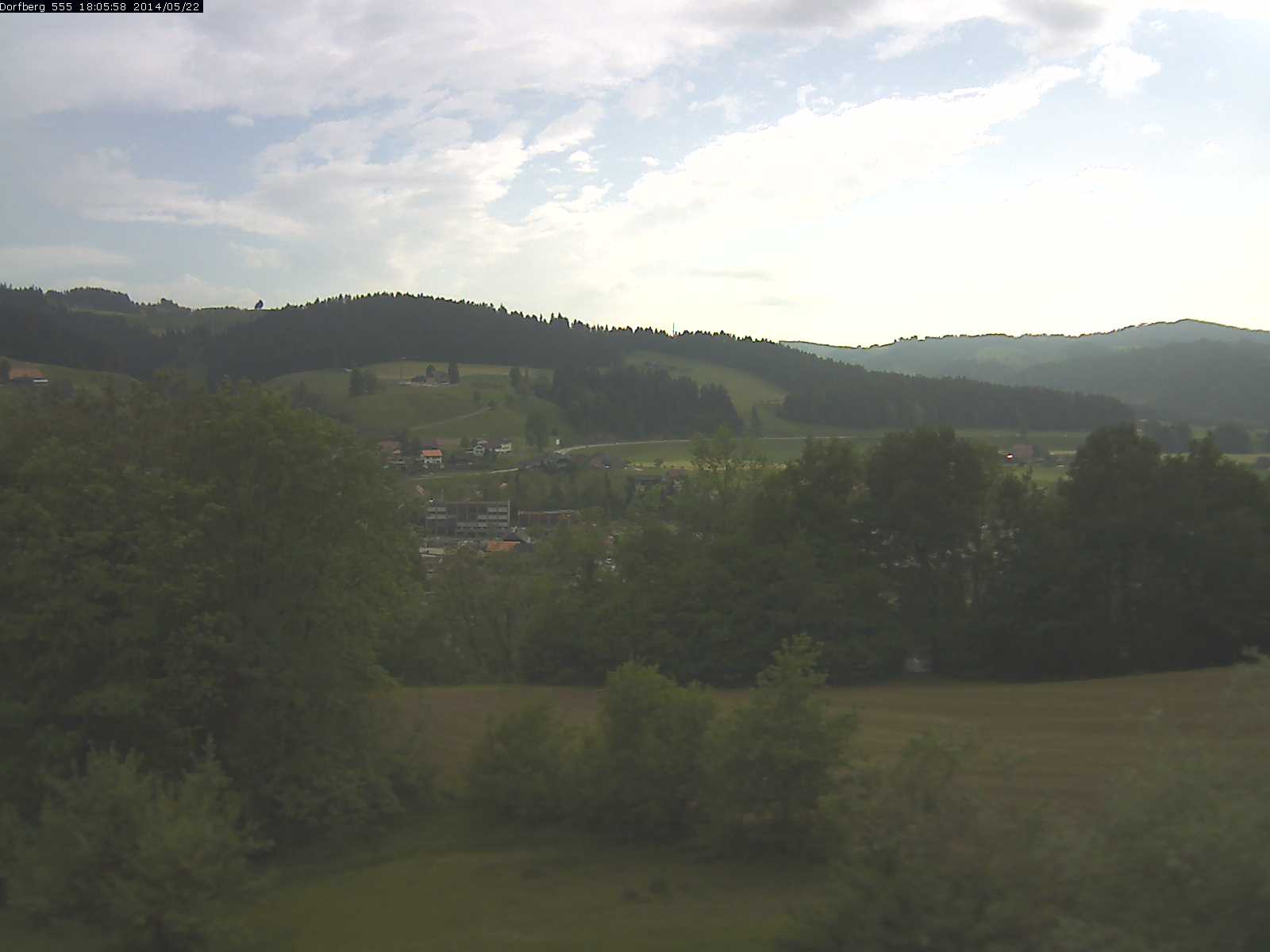 Webcam-Bild: Aussicht vom Dorfberg in Langnau 20140522-180600
