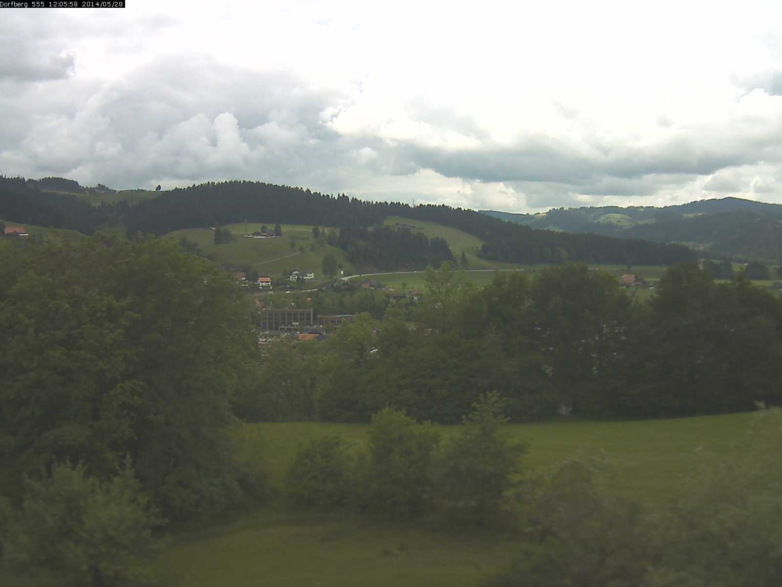 Webcam-Bild: Aussicht vom Dorfberg in Langnau 20140528-120600