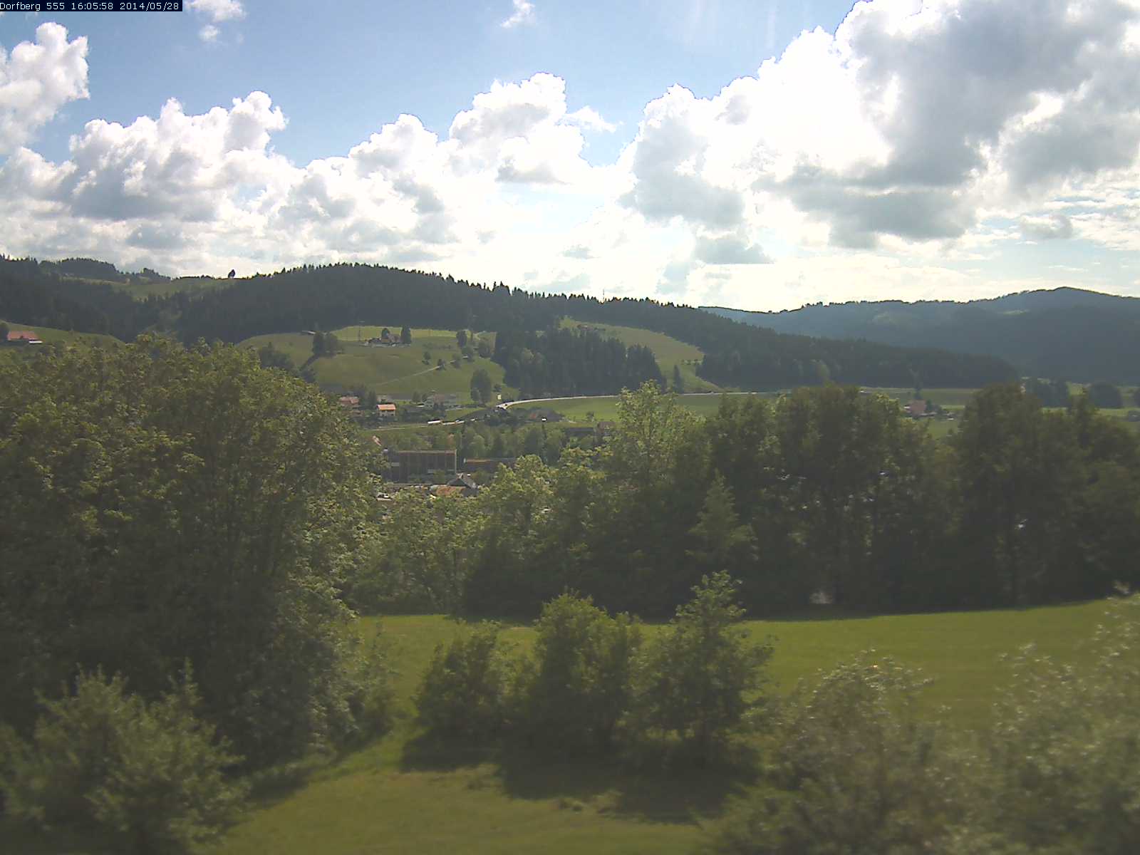 Webcam-Bild: Aussicht vom Dorfberg in Langnau 20140528-160600