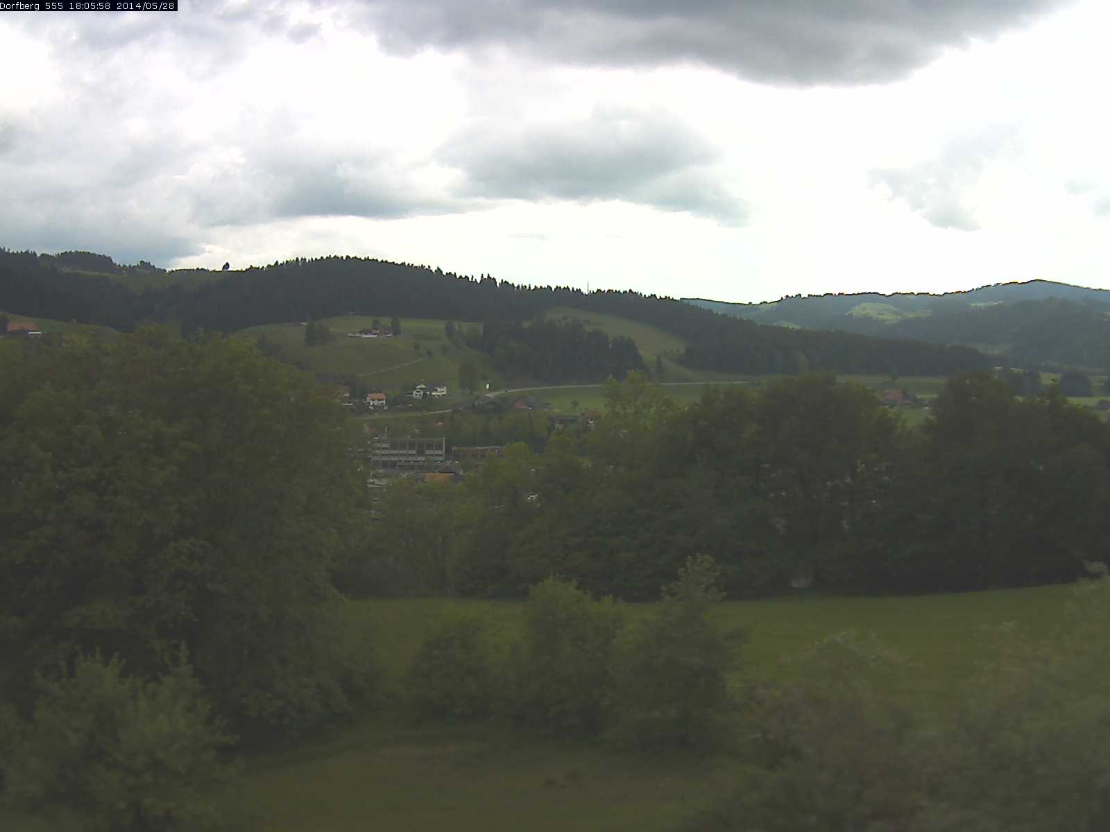 Webcam-Bild: Aussicht vom Dorfberg in Langnau 20140528-180600