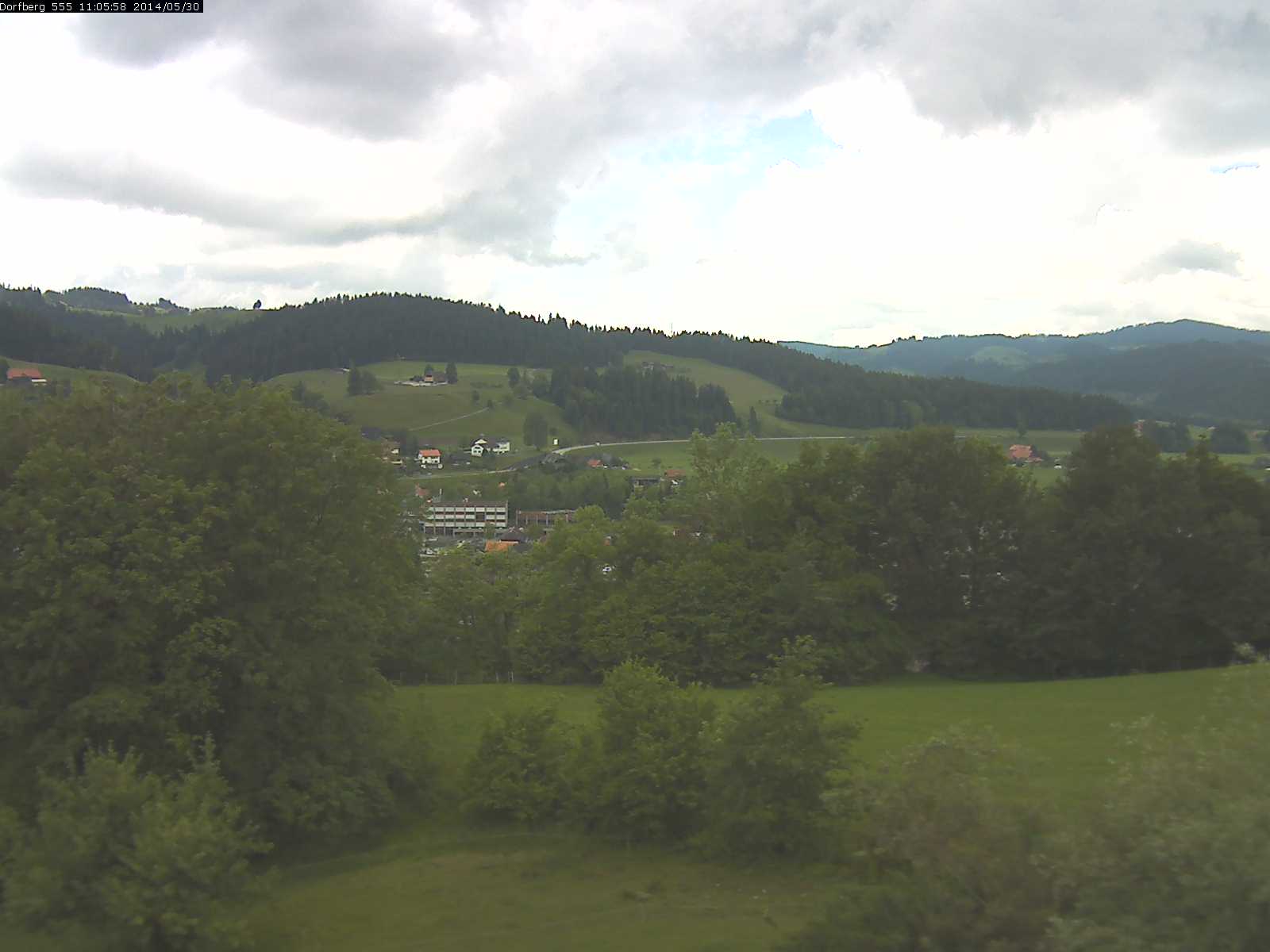 Webcam-Bild: Aussicht vom Dorfberg in Langnau 20140530-110600