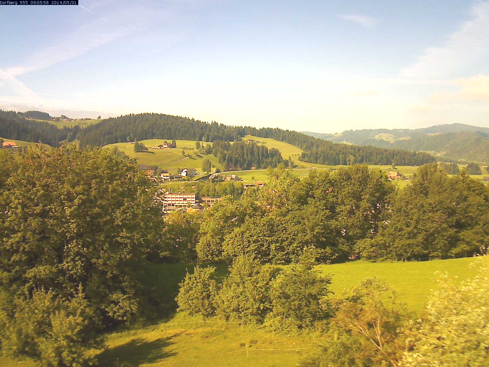 Webcam-Bild: Aussicht vom Dorfberg in Langnau 20140531-090600