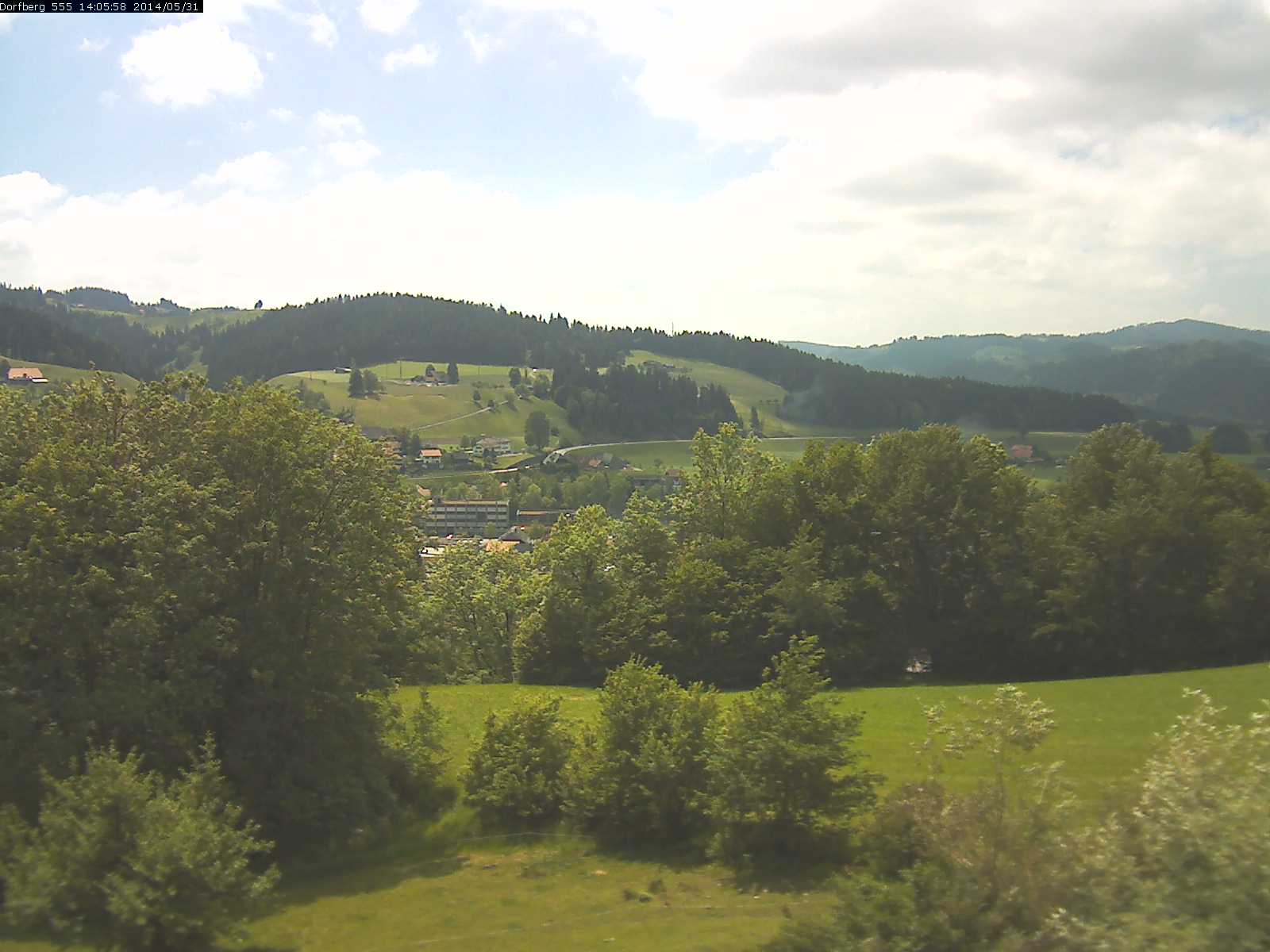 Webcam-Bild: Aussicht vom Dorfberg in Langnau 20140531-140600
