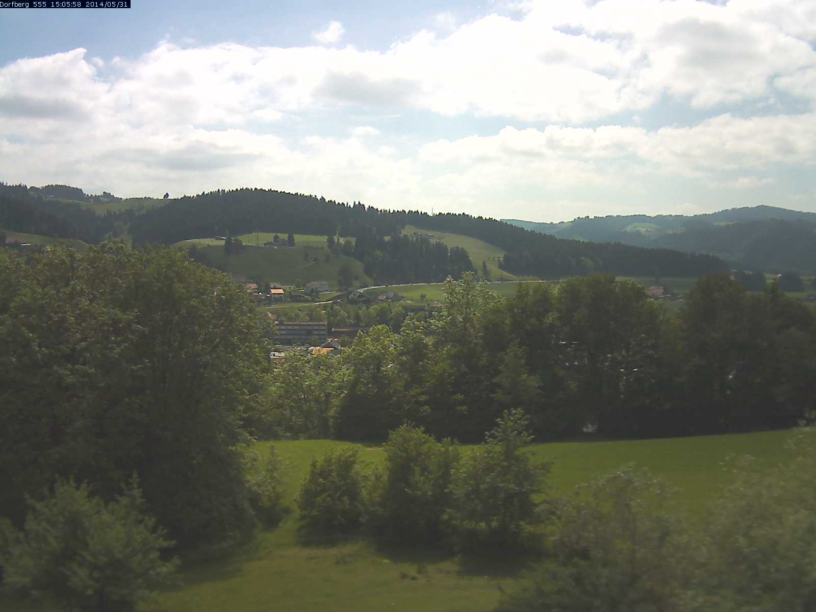 Webcam-Bild: Aussicht vom Dorfberg in Langnau 20140531-150600