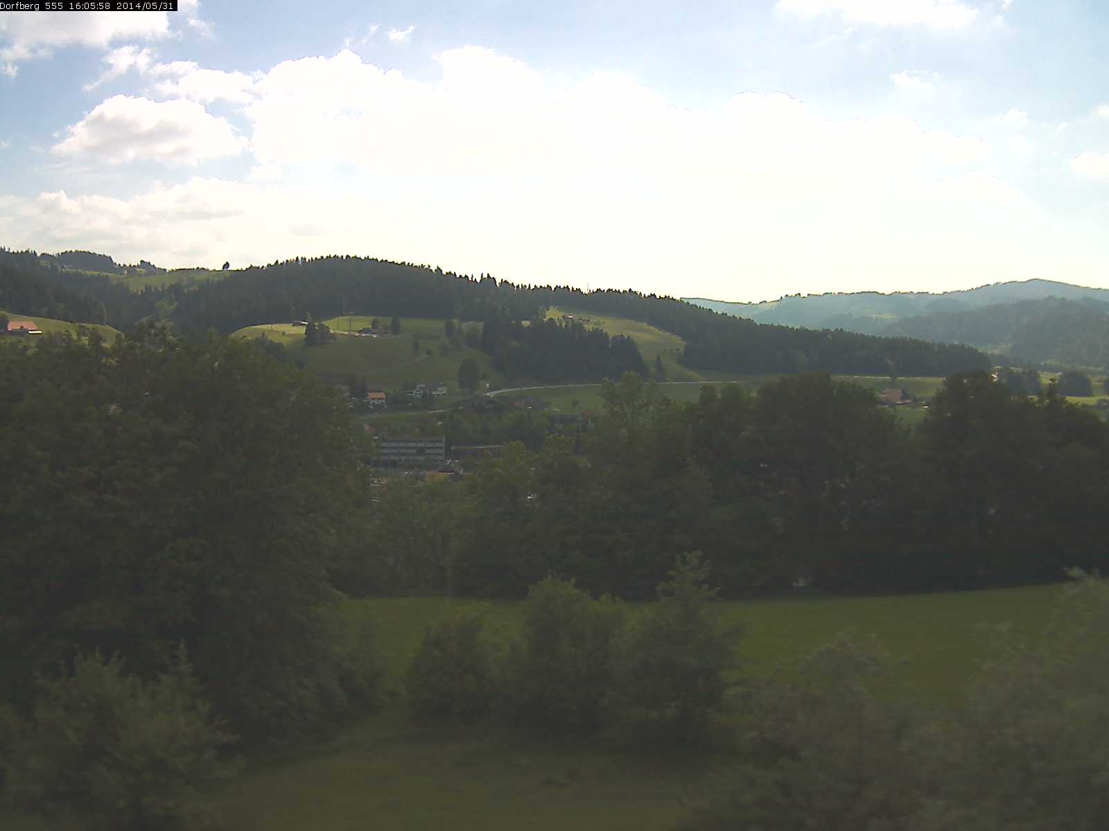 Webcam-Bild: Aussicht vom Dorfberg in Langnau 20140531-160600