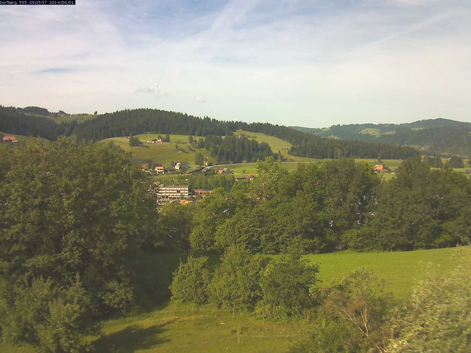 Webcam-Bild: Aussicht vom Dorfberg in Langnau 20140601-090600