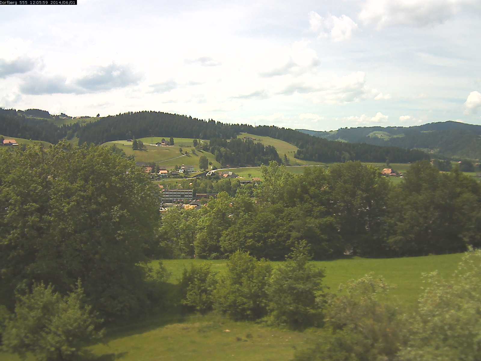 Webcam-Bild: Aussicht vom Dorfberg in Langnau 20140601-120600