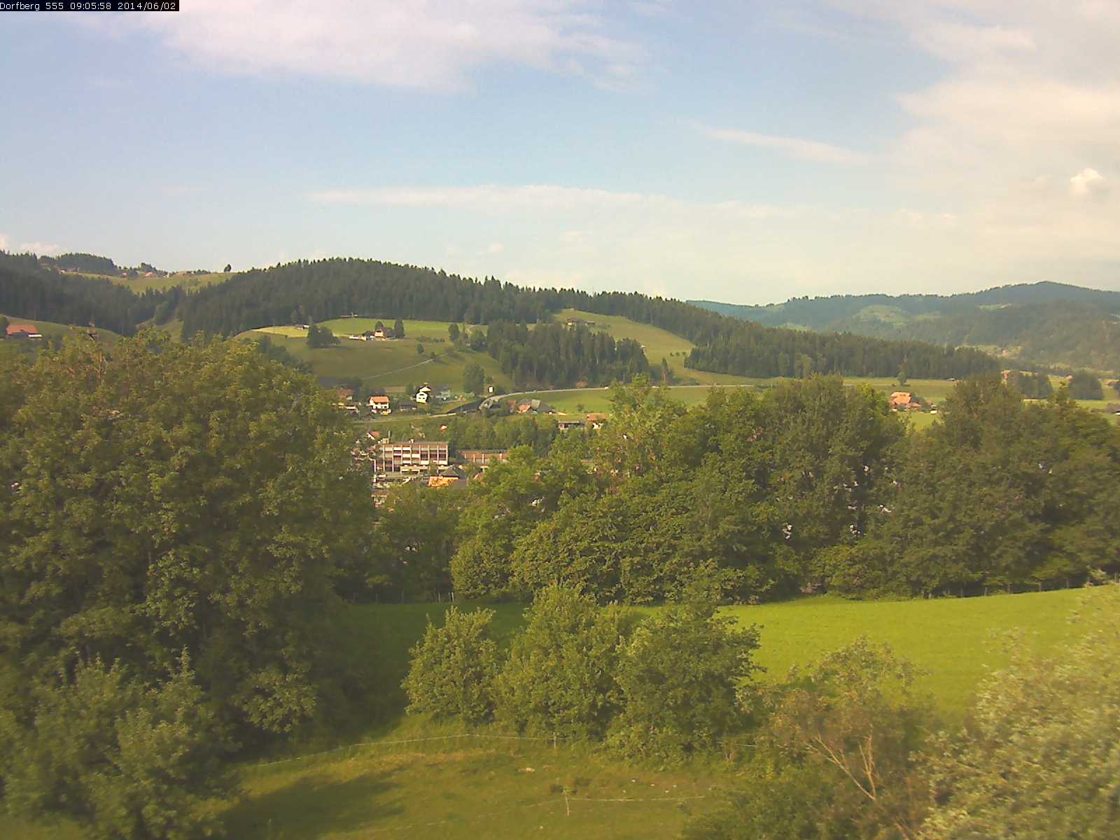 Webcam-Bild: Aussicht vom Dorfberg in Langnau 20140602-090600