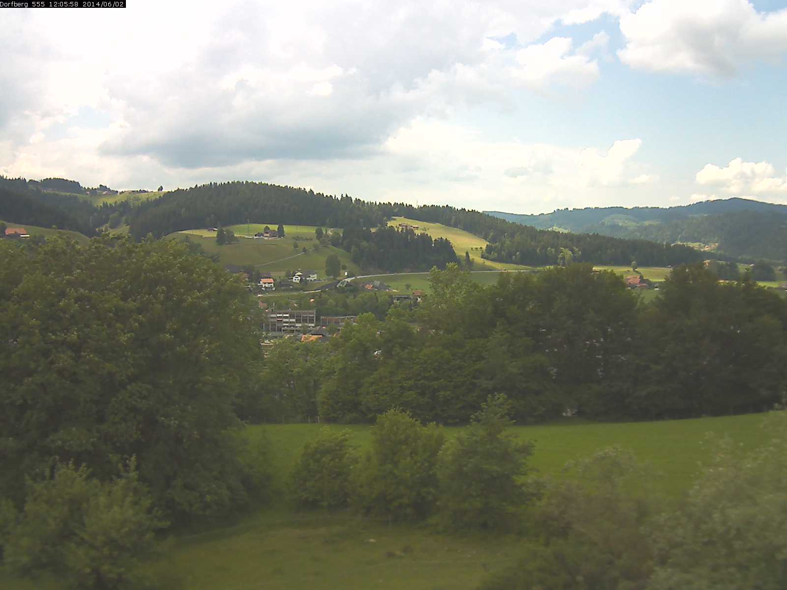 Webcam-Bild: Aussicht vom Dorfberg in Langnau 20140602-120600