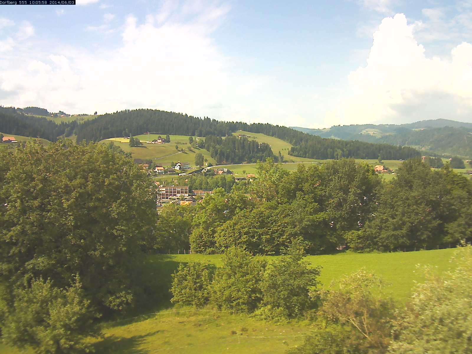 Webcam-Bild: Aussicht vom Dorfberg in Langnau 20140603-100600