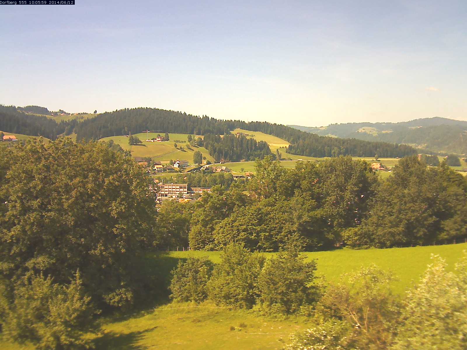 Webcam-Bild: Aussicht vom Dorfberg in Langnau 20140612-100600