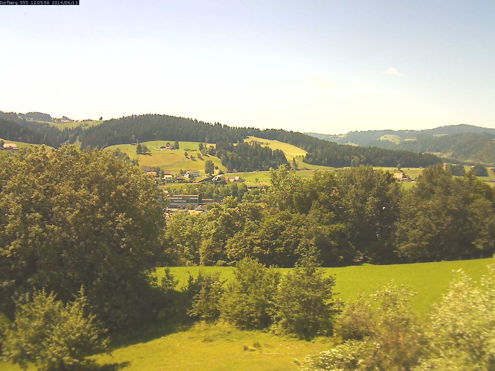 Webcam-Bild: Aussicht vom Dorfberg in Langnau 20140613-120600
