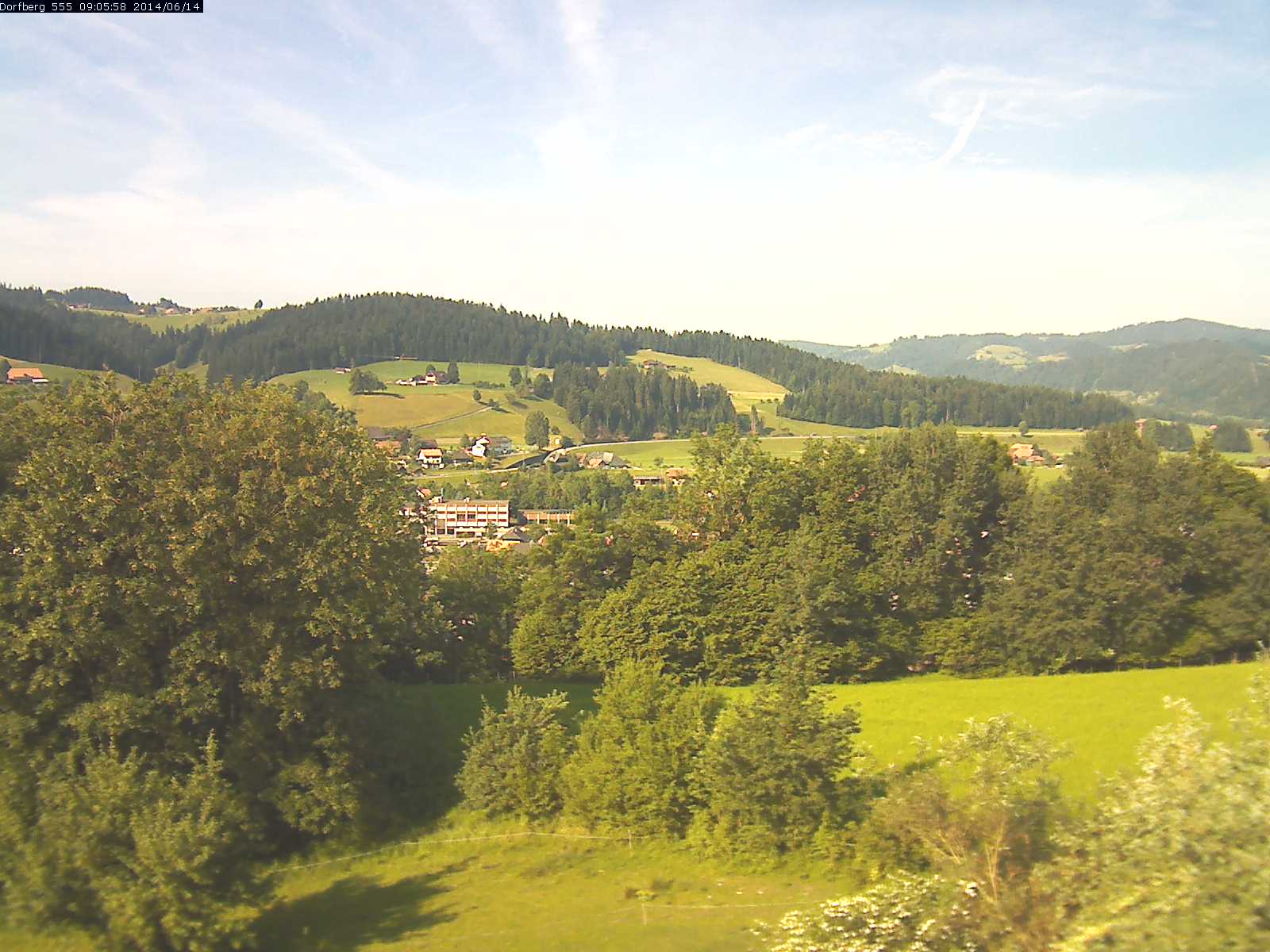 Webcam-Bild: Aussicht vom Dorfberg in Langnau 20140614-090600