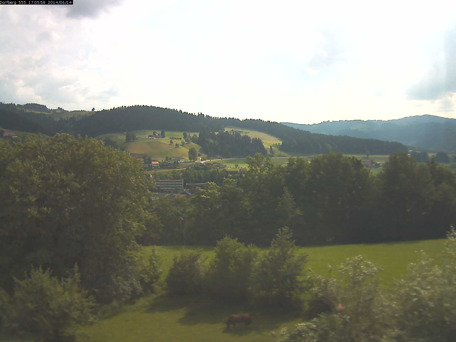Webcam-Bild: Aussicht vom Dorfberg in Langnau 20140614-170600