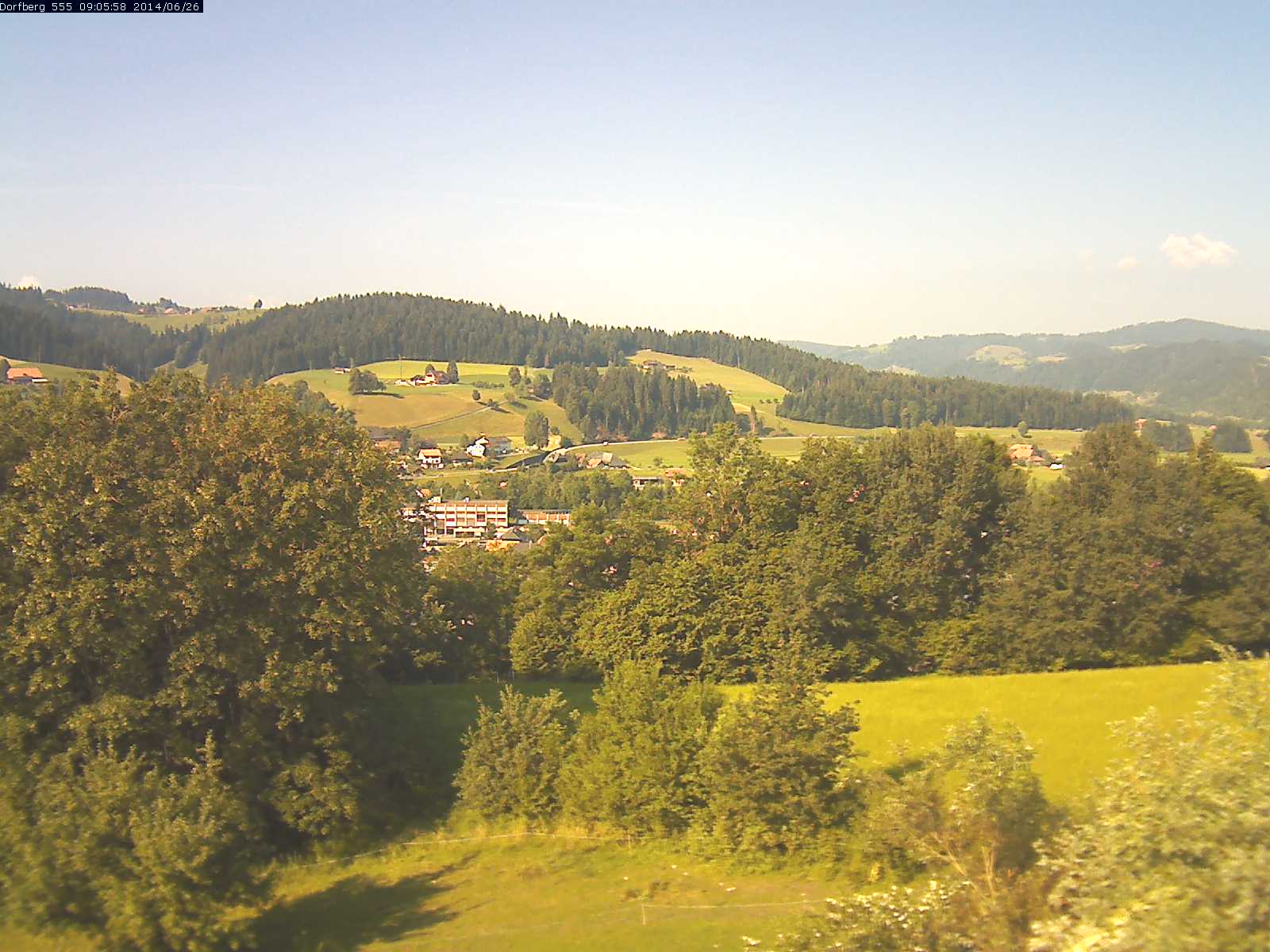 Webcam-Bild: Aussicht vom Dorfberg in Langnau 20140626-090600