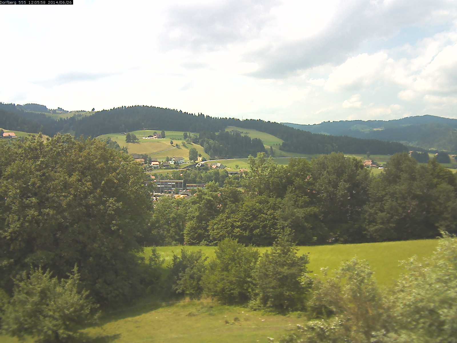 Webcam-Bild: Aussicht vom Dorfberg in Langnau 20140626-120600