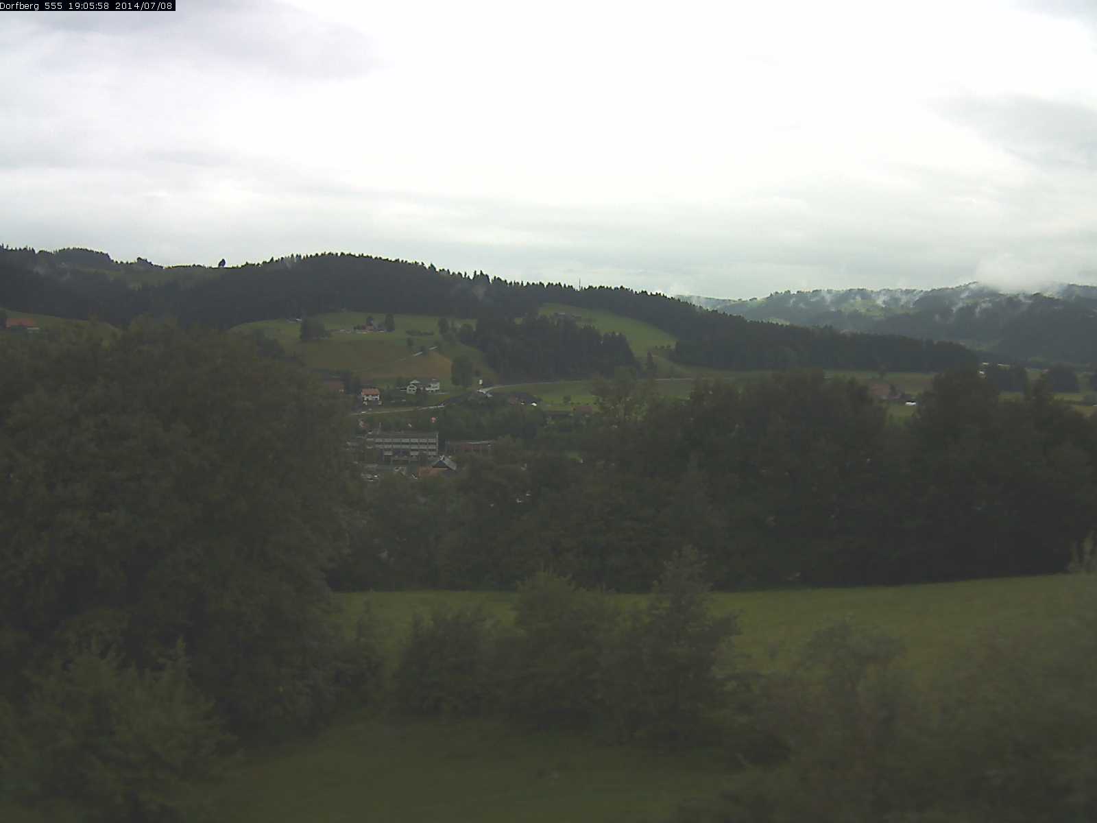 Webcam-Bild: Aussicht vom Dorfberg in Langnau 20140708-190600