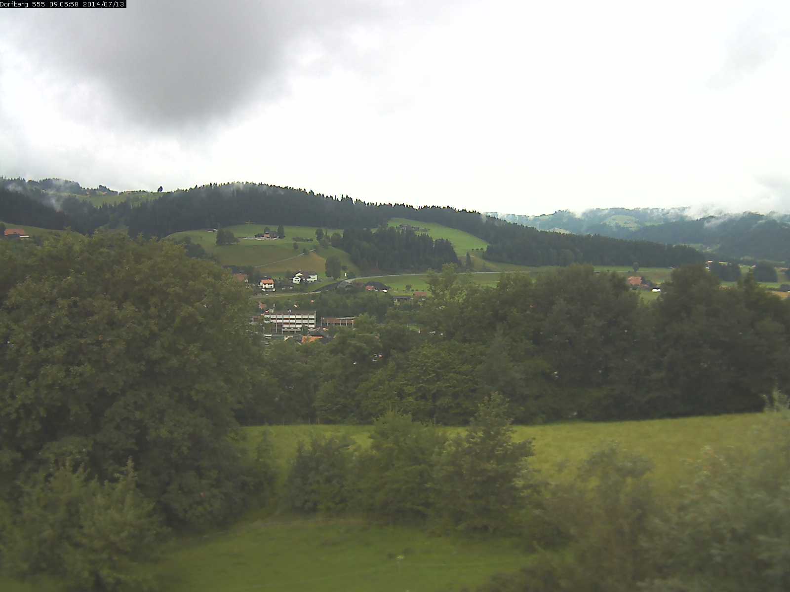 Webcam-Bild: Aussicht vom Dorfberg in Langnau 20140713-090600