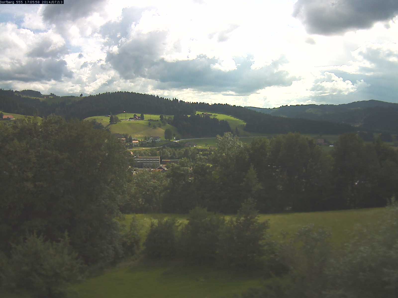 Webcam-Bild: Aussicht vom Dorfberg in Langnau 20140713-170600