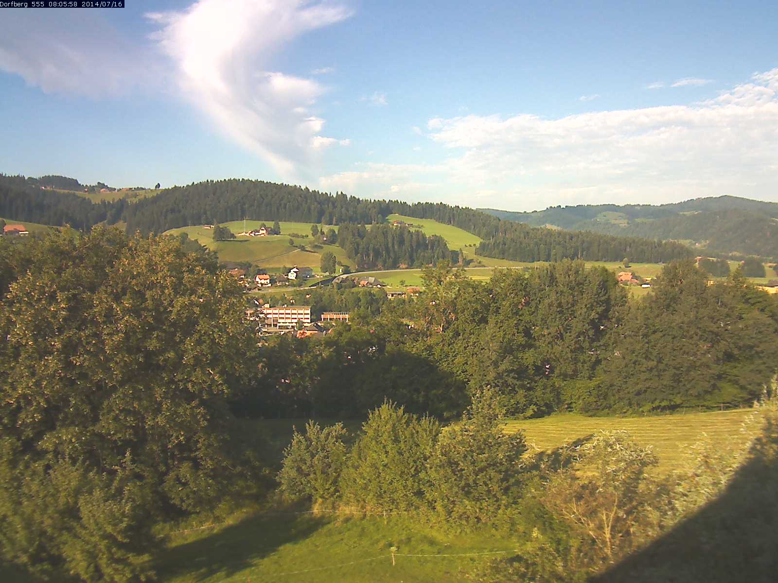 Webcam-Bild: Aussicht vom Dorfberg in Langnau 20140716-080600