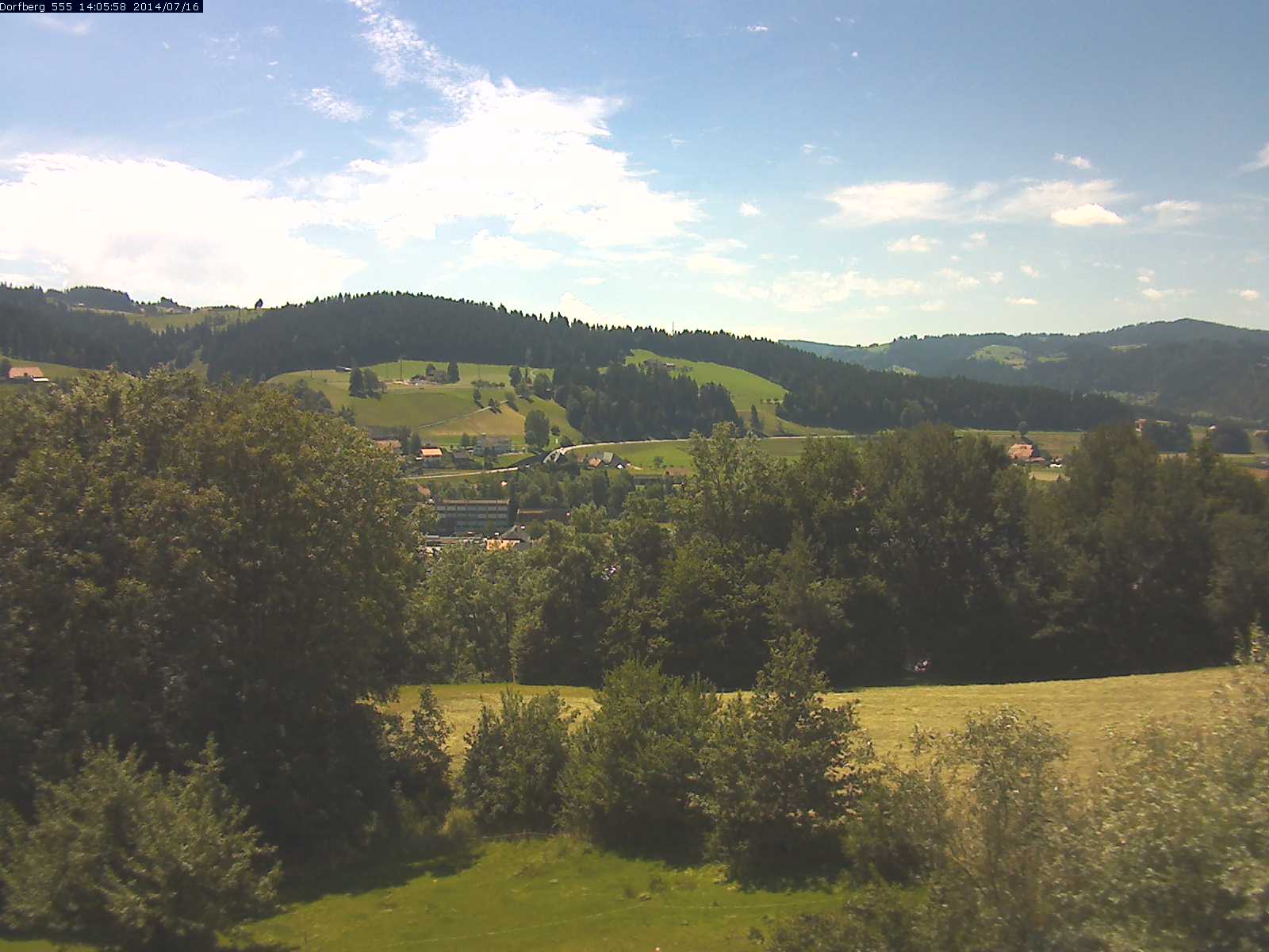Webcam-Bild: Aussicht vom Dorfberg in Langnau 20140716-140600