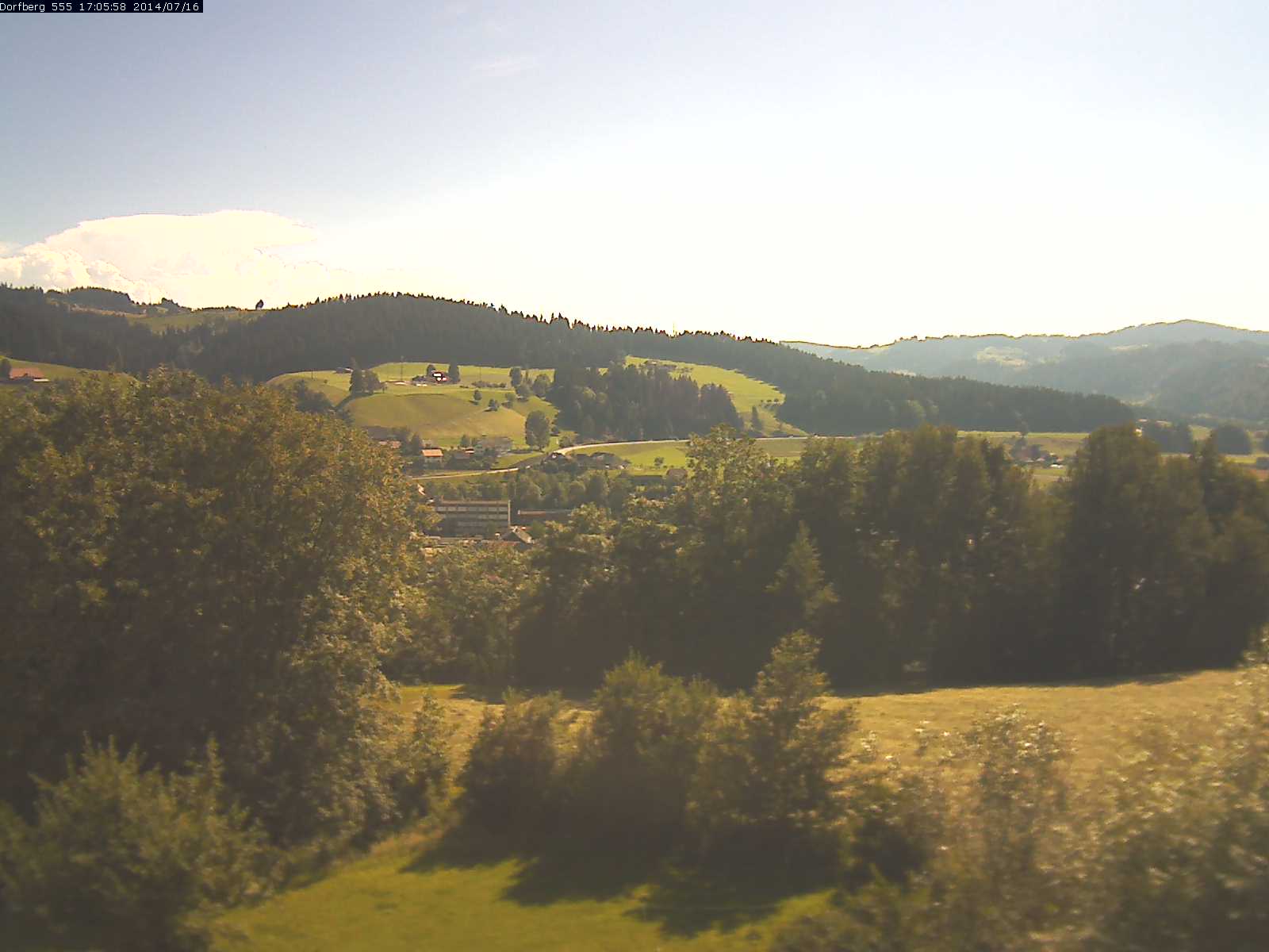 Webcam-Bild: Aussicht vom Dorfberg in Langnau 20140716-170600
